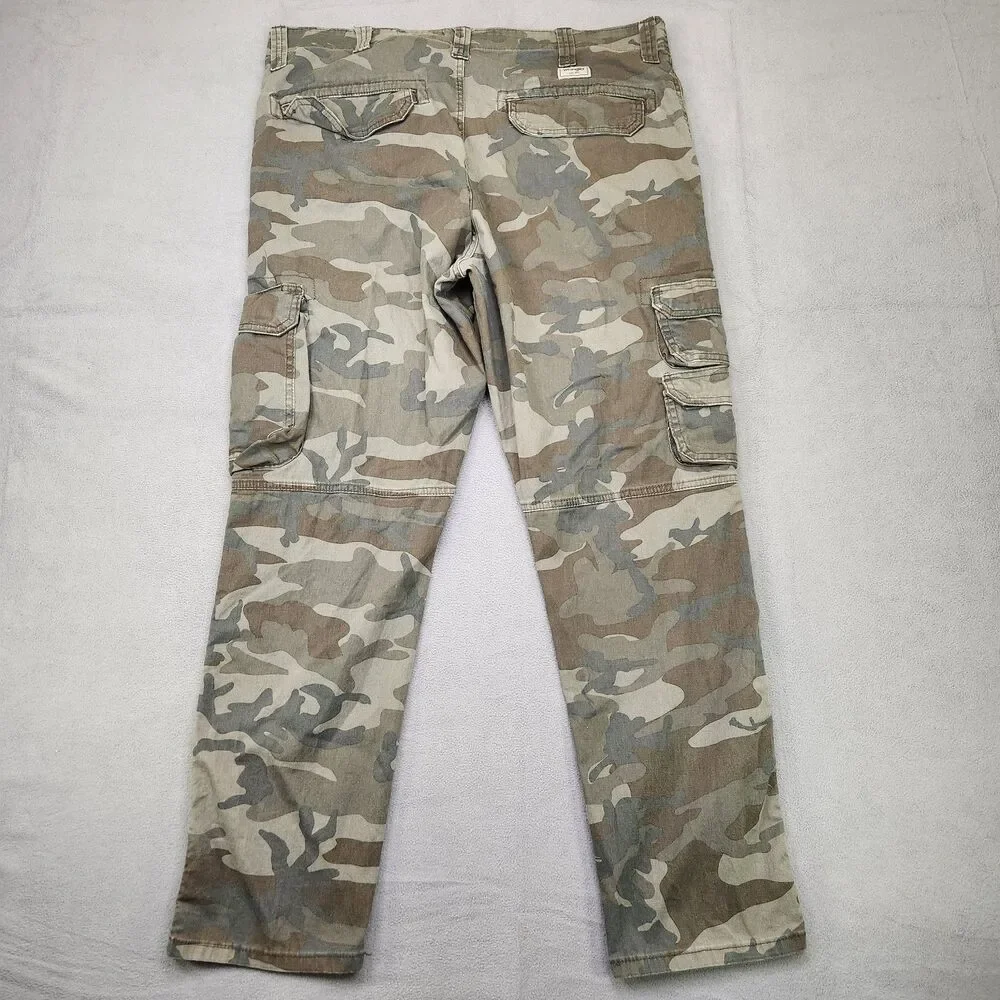 Wrangler Cargo Pants Men's 38x30 Green Camo Twill Tapered Utility Outdoor Work